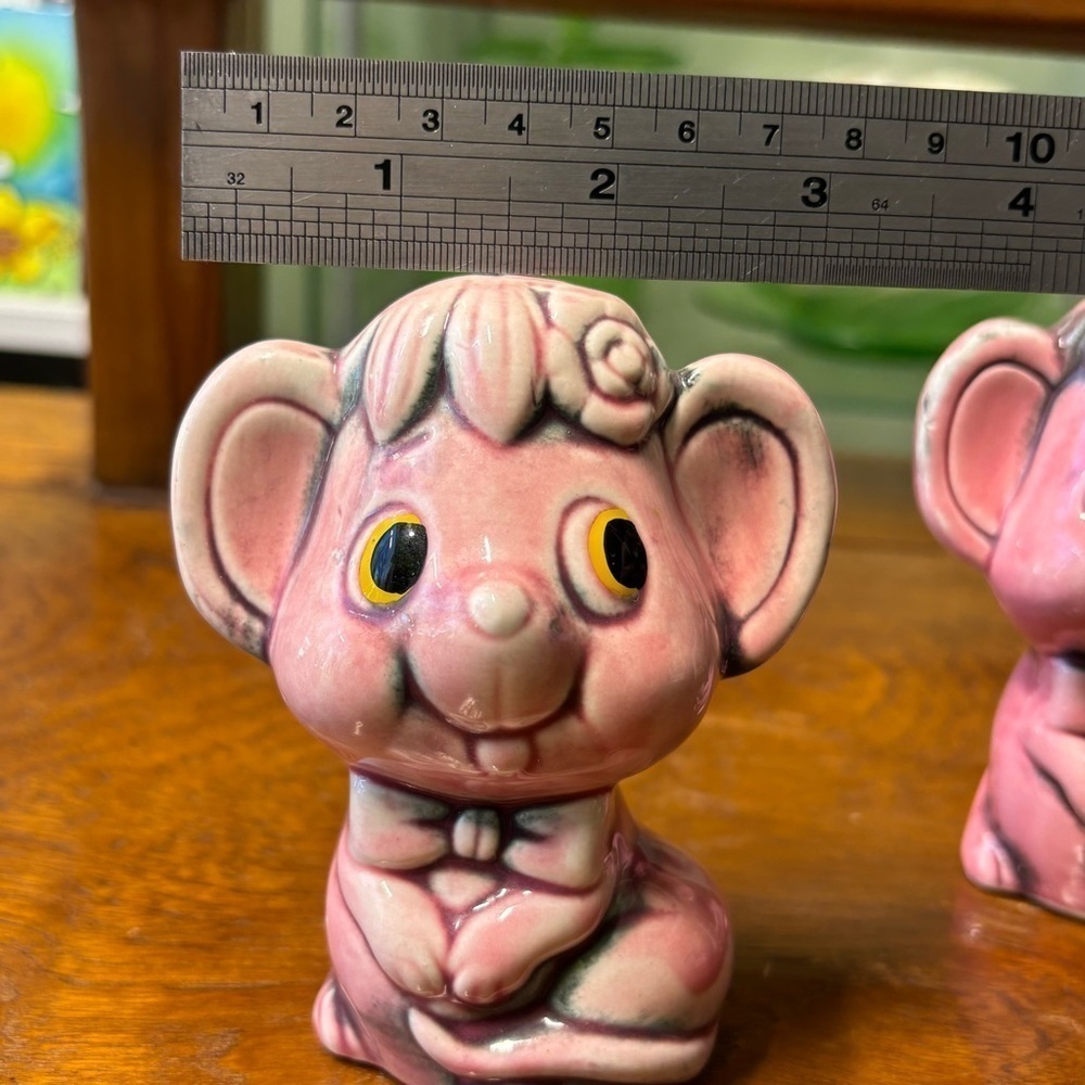 Vintage made in Japan anthropomorphic mouse salt and pepper shakers in pink - Picture 10 of 10